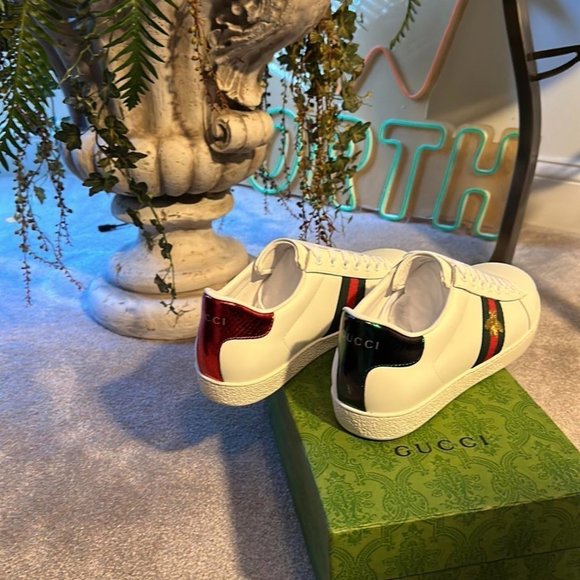 Gucci Men's White Trainers - Picture 2 of 6
